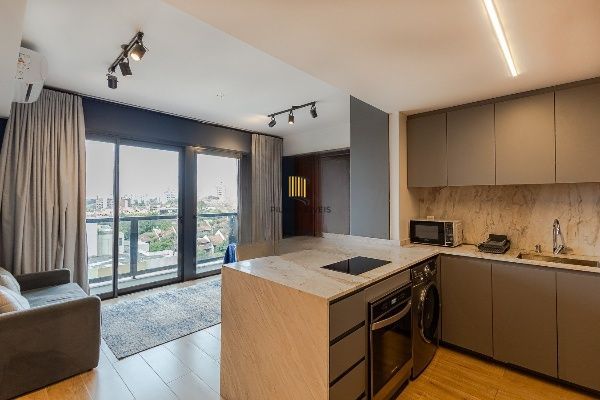 Lindo studio de 37m2, totalmente mobiliado, com 1 vaga de garagem no bairro Boa Vista