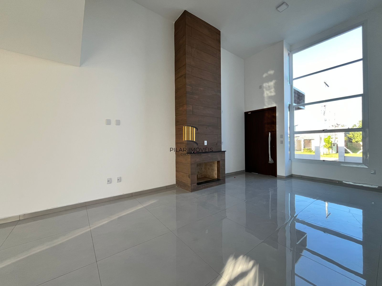 Casa de 3 Quartos de alto padrão, com excelente acabamento, perfeita para quem busca conforto, estilo e funcionalidade.