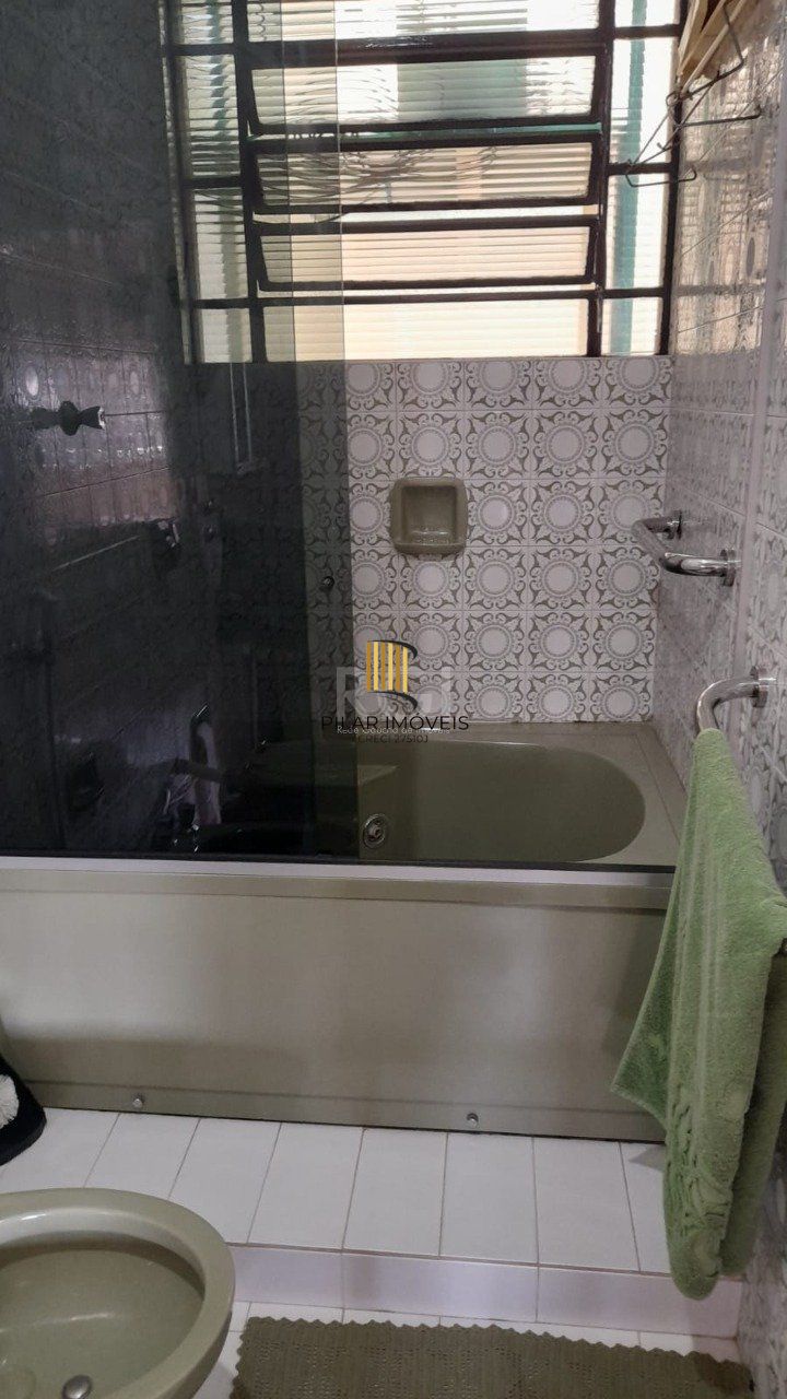 Casa para Venda - 250m², 3 dormitórios, sendo 1 suites, 3 vagas - Chácara das Pedras