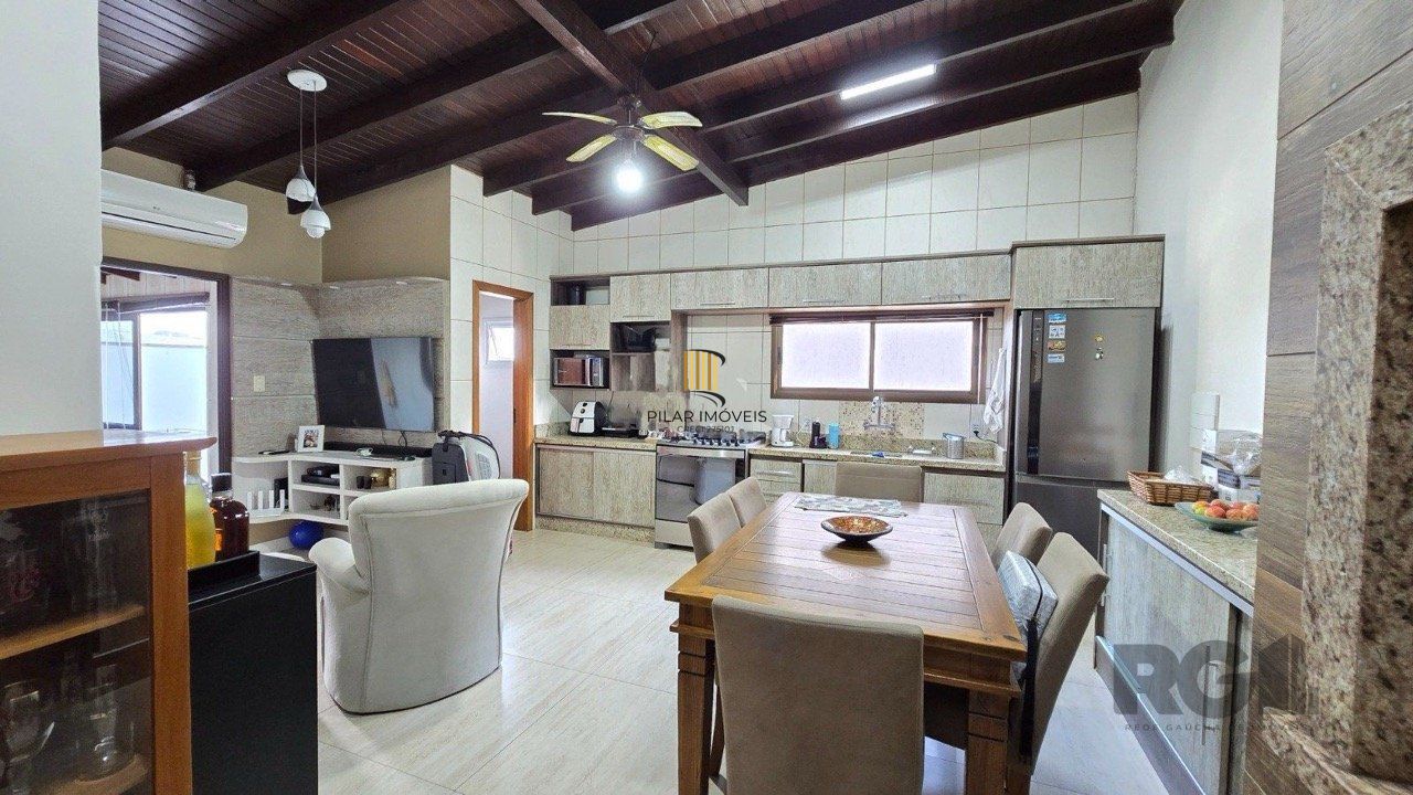 Cobertura de 90m² - 3 dormitórios, 2 banheiros, terraço com churrasqueira e 1 vaga de garagem no Bom Jesus