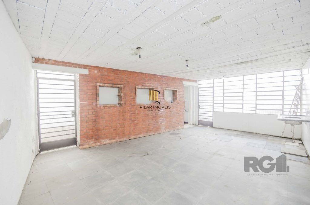 Casa 4 dormitórios no bairro Passo da Areia