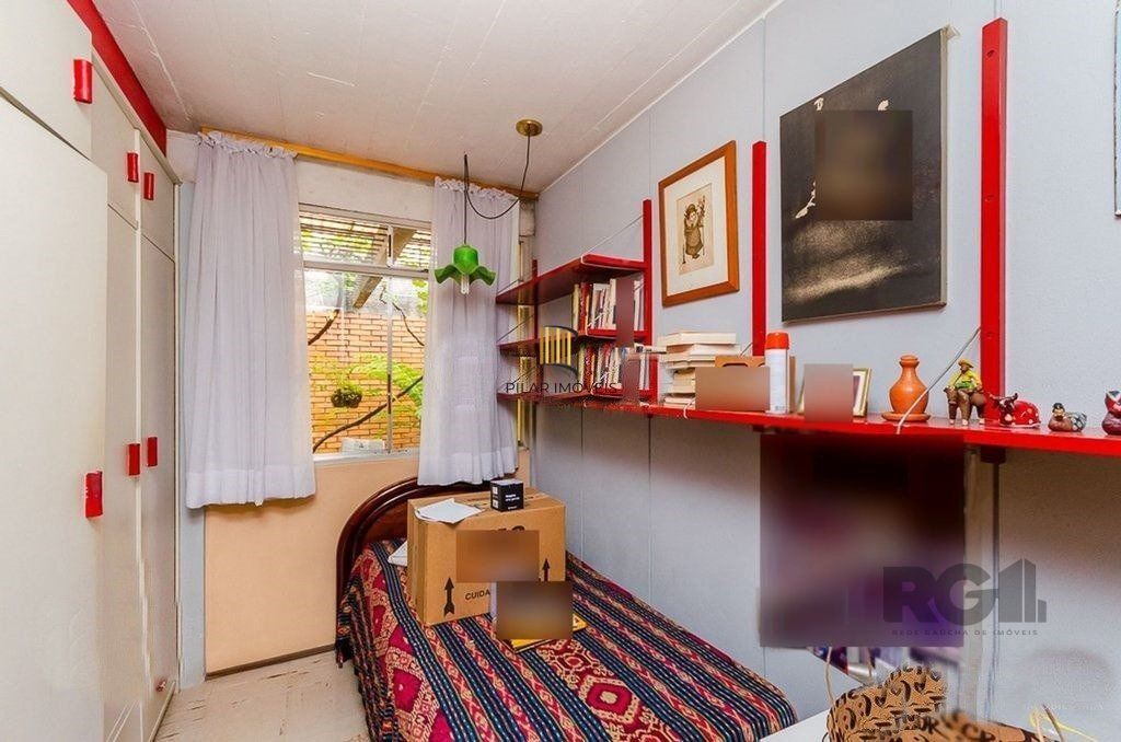 Casa 4 Dormitório(s) Bairro Chácara das Pedras