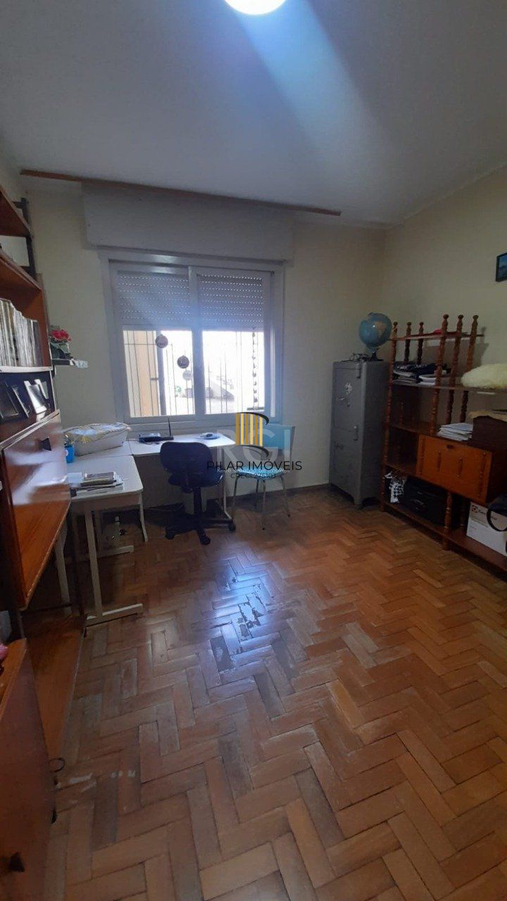 Casa para Venda - 250m², 3 dormitórios, sendo 1 suites, 3 vagas - Chácara das Pedras