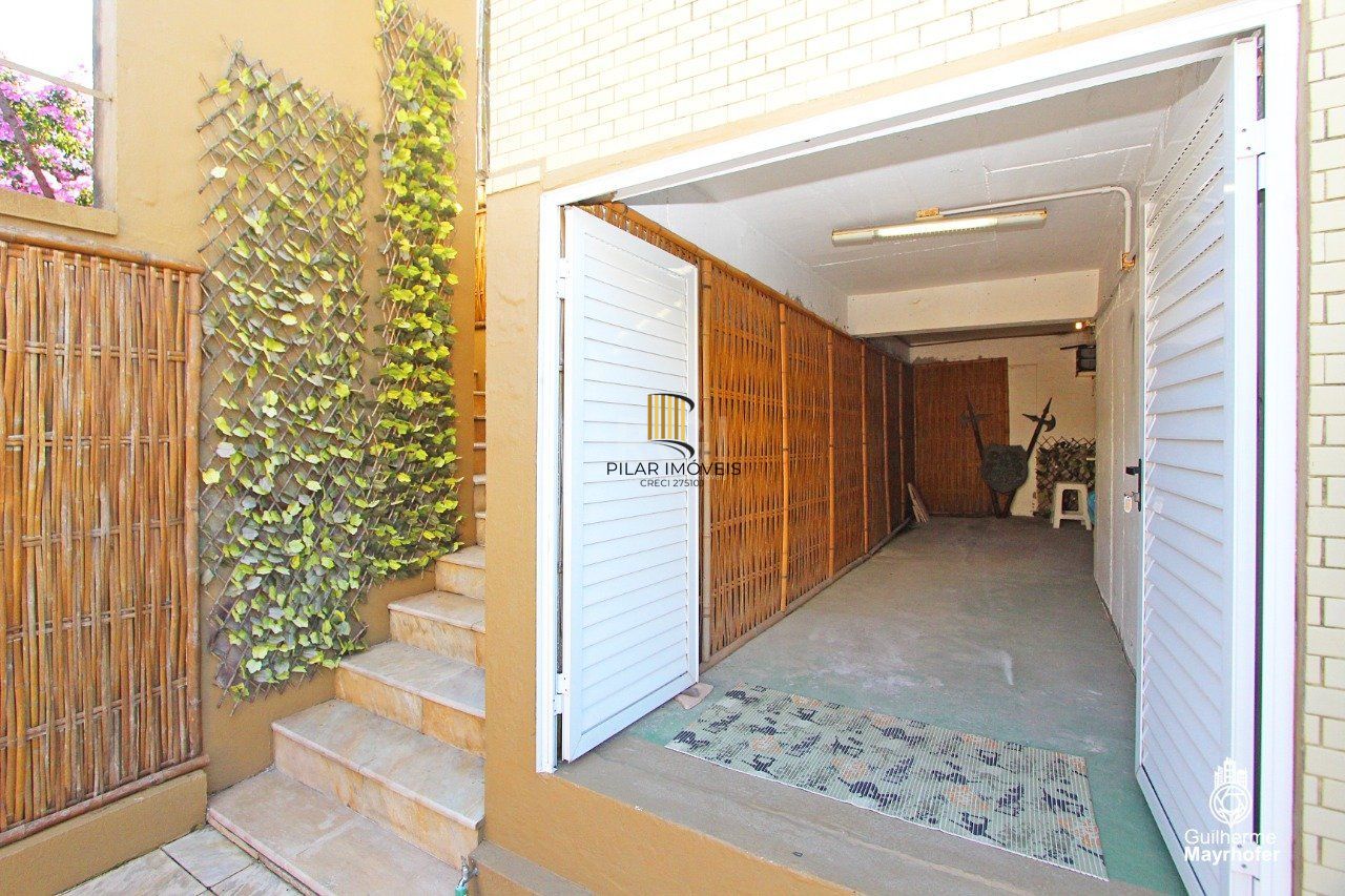 Casa Condominio para Venda - 380m², 2 dormitórios, sendo 2 suites, 3 vagas - Chácara das Pedras
