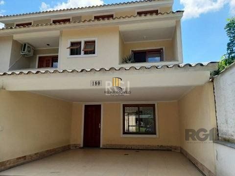 Casa 3 dormitórios no bairro Cavalhada - Pilar Imóveis