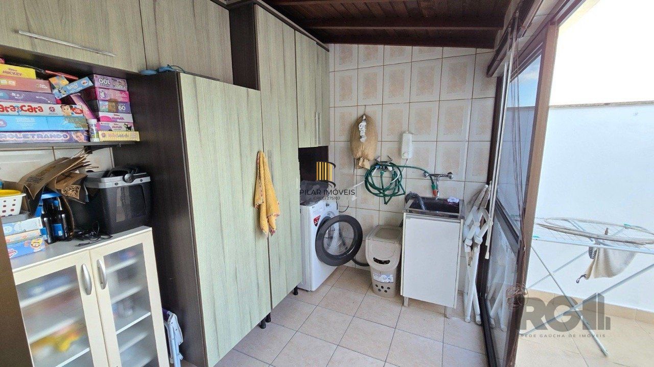 Cobertura de 90m² - 3 dormitórios, 2 banheiros, terraço com churrasqueira e 1 vaga de garagem no Bom Jesus