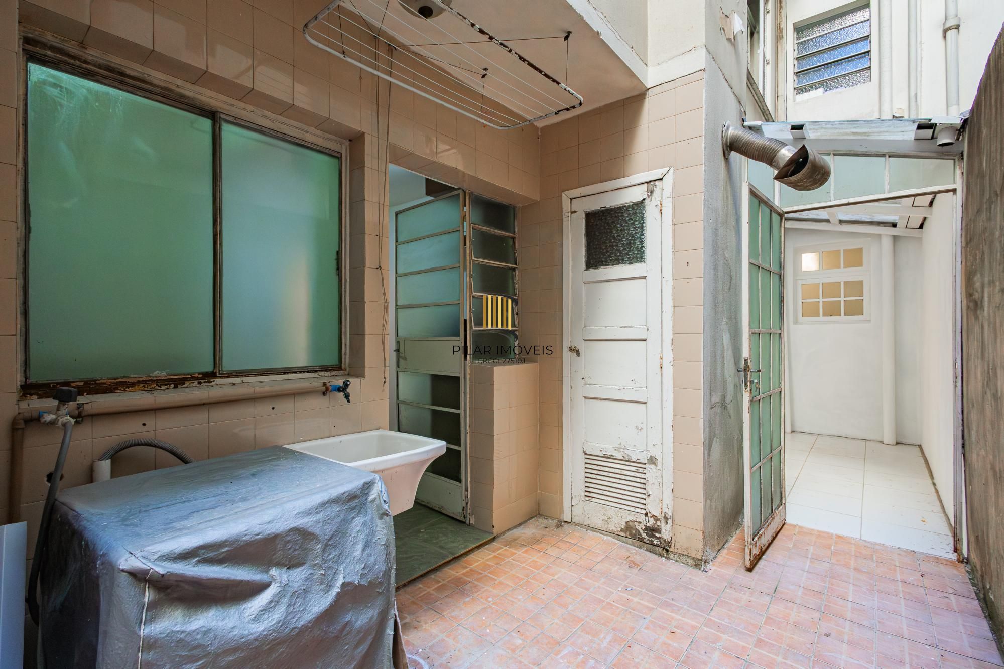 Apartamento de 2 Quartos com pátio no bairro Petrópolis