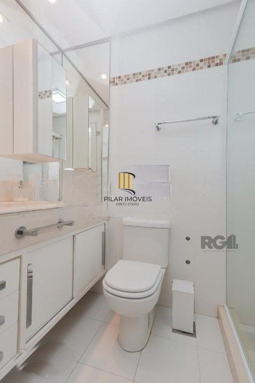 Casa de Condomínio 4 dormitórios no bairro Jardim Carvalho