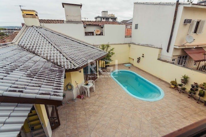 Casa para Venda - 304m², 4 dormitórios, sendo 1 suites, 3 vagas - Jardim Lindóia