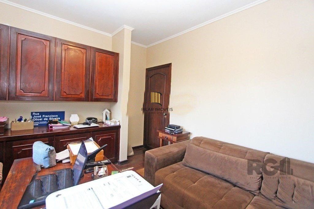 Casa 4 dormitórios no bairro Três Figueiras
