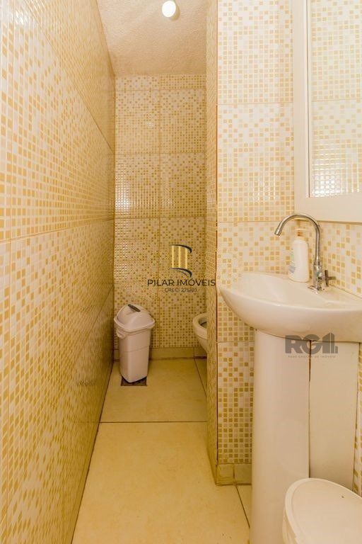 Casa 4 Dormitório(s) Bairro Glória