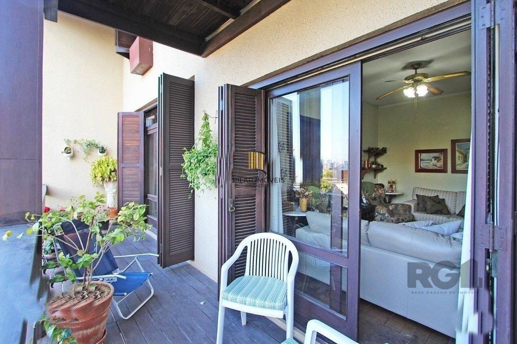 Casa 4 dormitórios no bairro Três Figueiras
