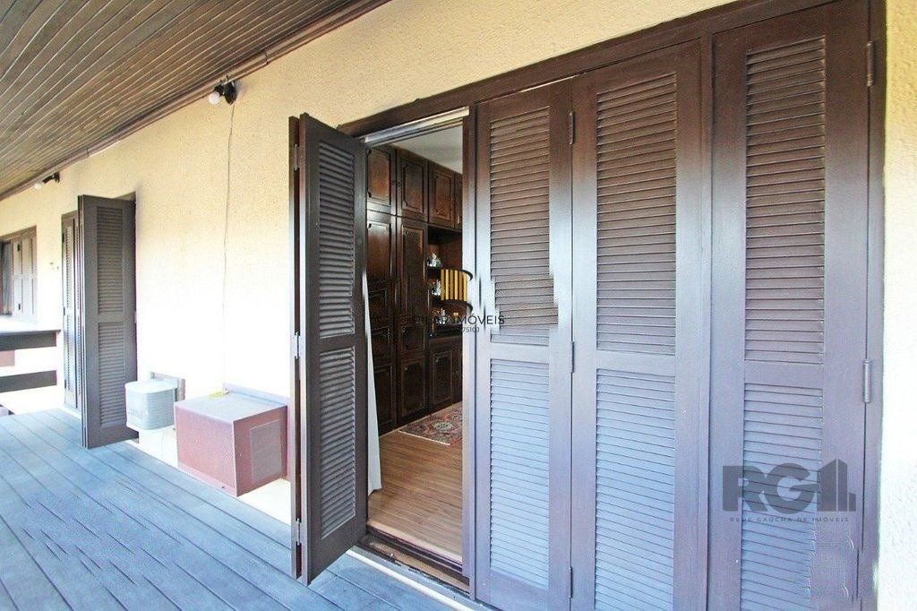 Casa 4 dormitórios no bairro Três Figueiras