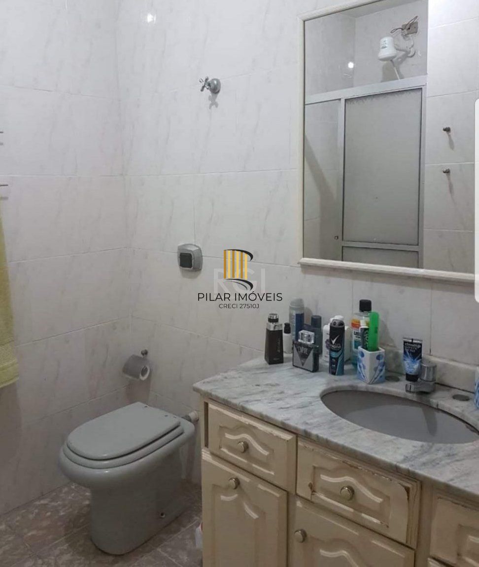 Casa para Venda - 239m², 3 dormitórios, sendo 1 suites, 2 vagas - Alto Petrópolis