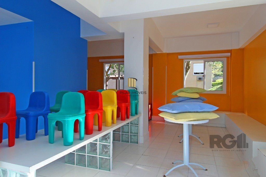Apartamento de 2 quartos, suíte e 1 vaga de garagem no bairro Jardim Carvalho