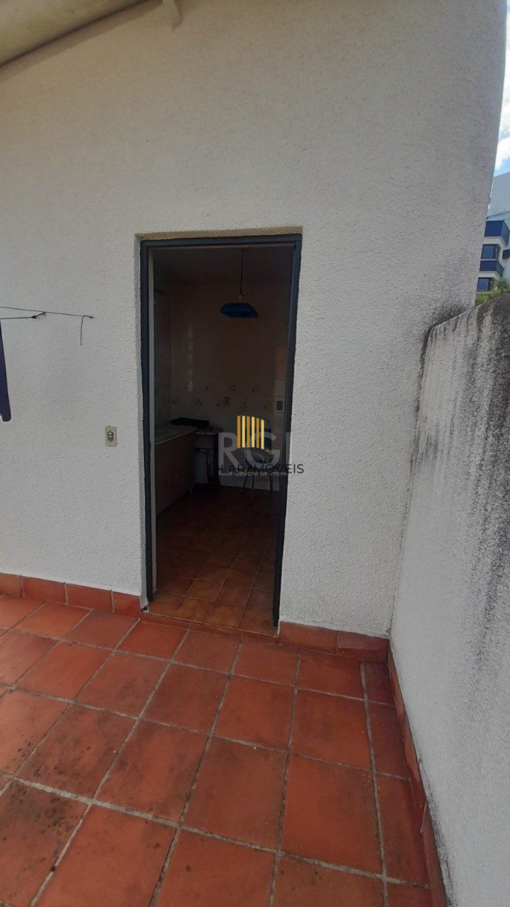 Casa para Venda - 250m², 3 dormitórios, sendo 1 suites, 3 vagas - Chácara das Pedras