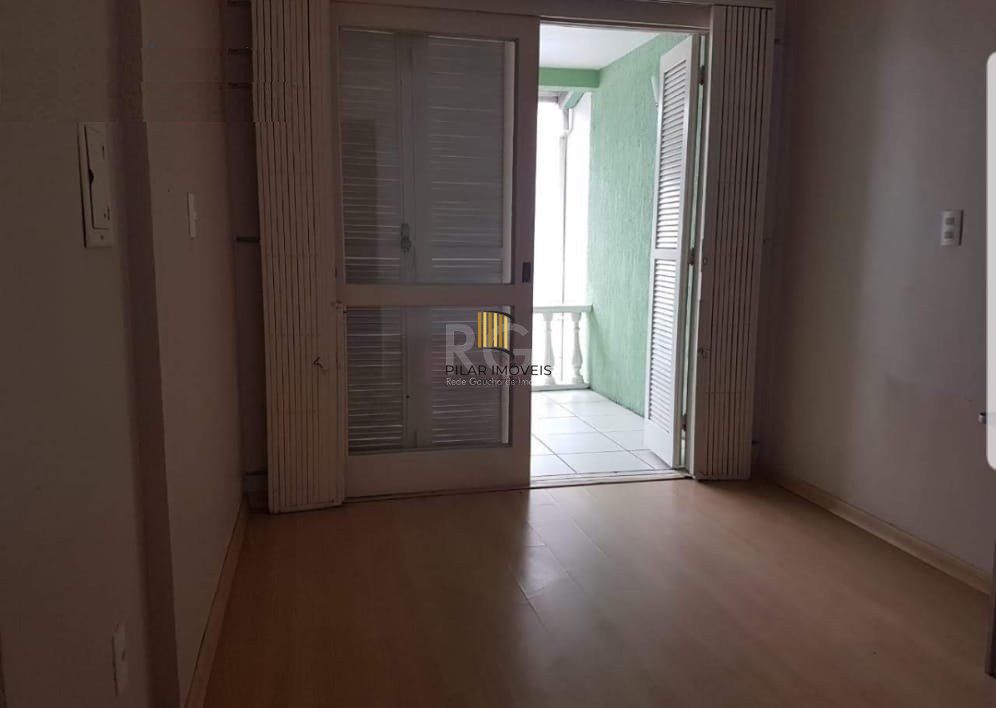 Casa para Venda - 239m², 3 dormitórios, sendo 1 suites, 2 vagas - Alto Petrópolis