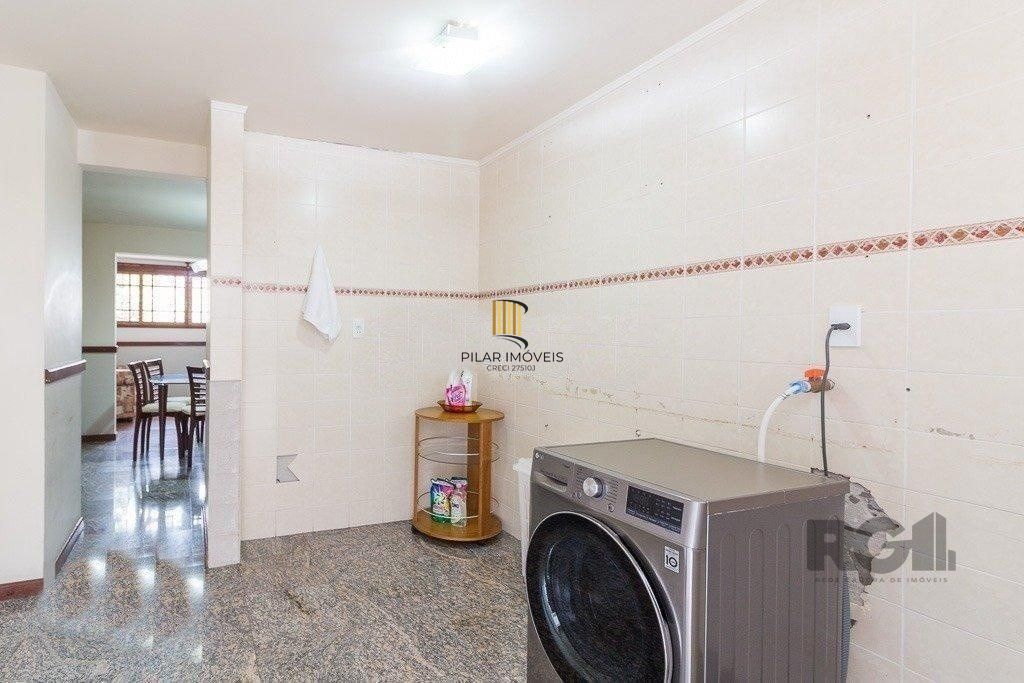 Casa 5 Dormitório(s) Bairro Três Figueiras