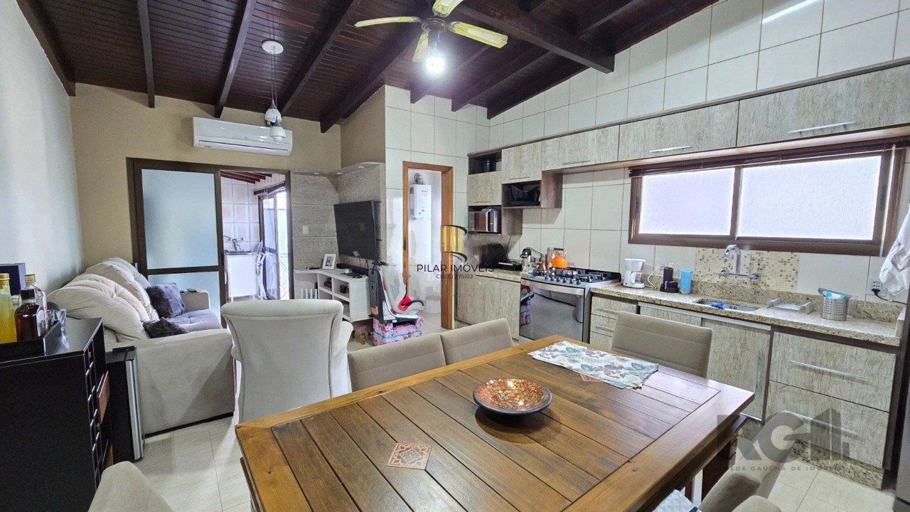 Cobertura de 90m² - 3 dormitórios, 2 banheiros, terraço com churrasqueira e 1 vaga de garagem no Bom Jesus