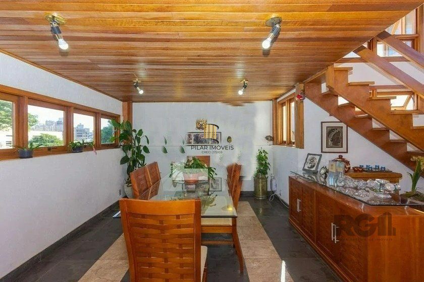 Casa 4 dormitórios no bairro Passo da Areia