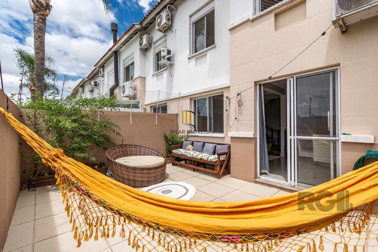 Casa de Condomínio 3 dormitórios no bairro Estância Velha