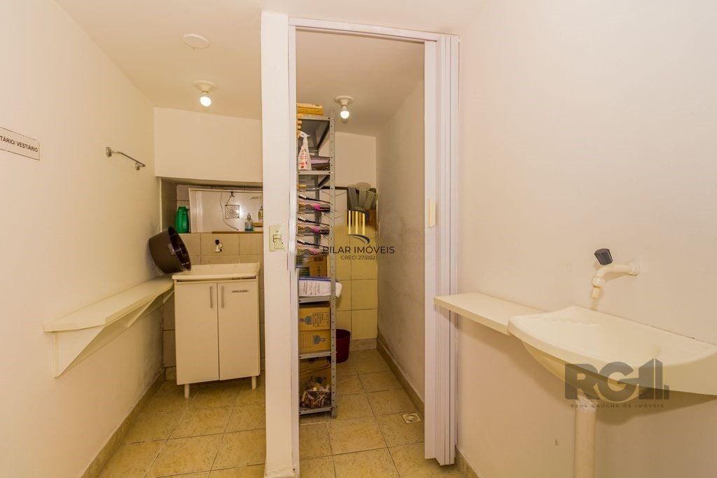 Casa 4 Dormitório(s) Bairro Glória