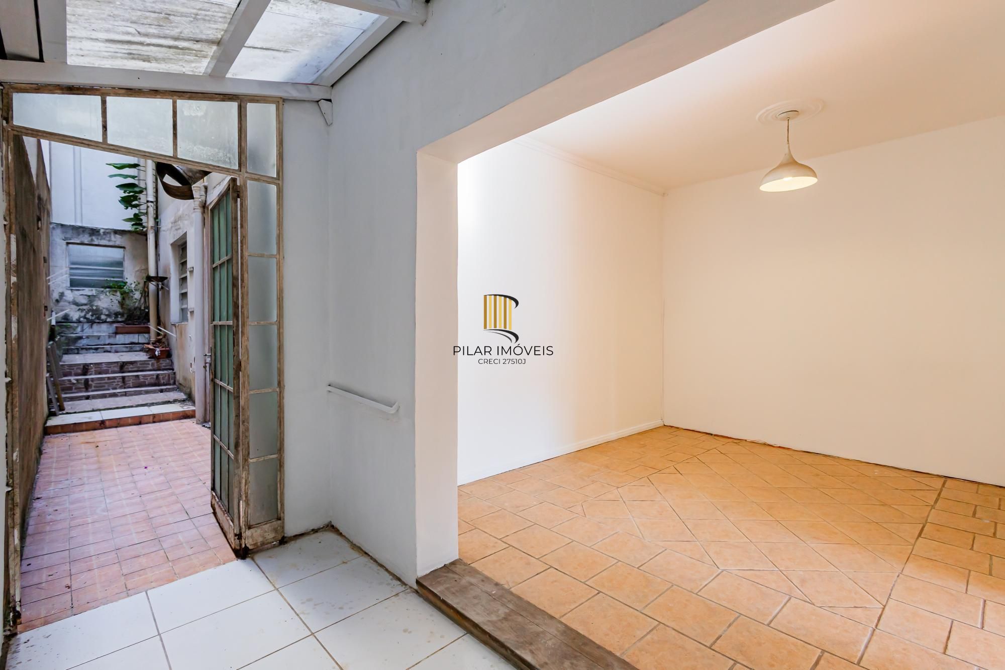 Apartamento de 2 Quartos com pátio no bairro Petrópolis