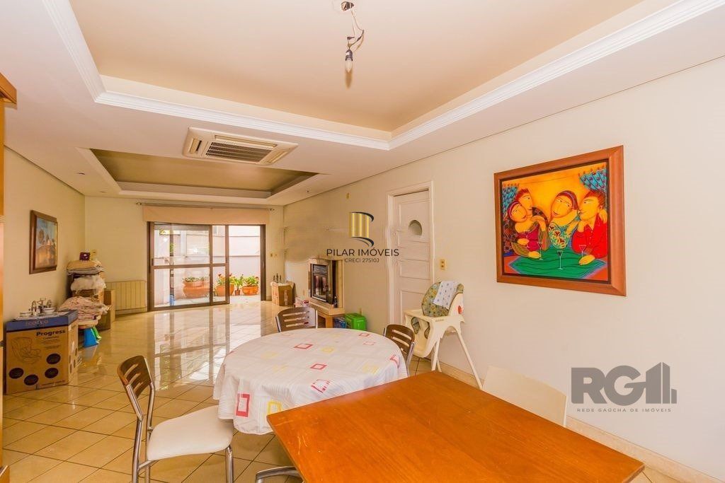 Casa 4 Dormitório(s) Bairro Glória