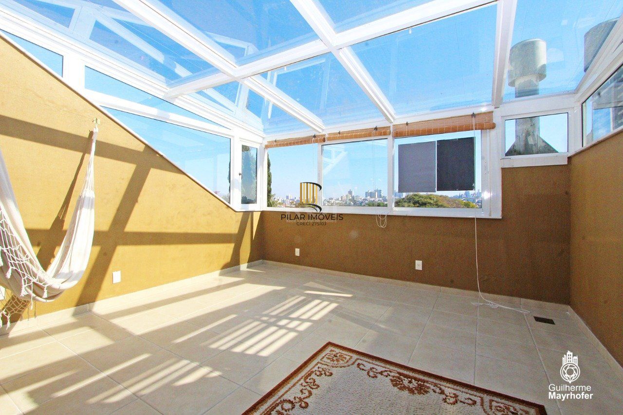 Casa Condominio para Venda - 380m², 2 dormitórios, sendo 2 suites, 3 vagas - Chácara das Pedras