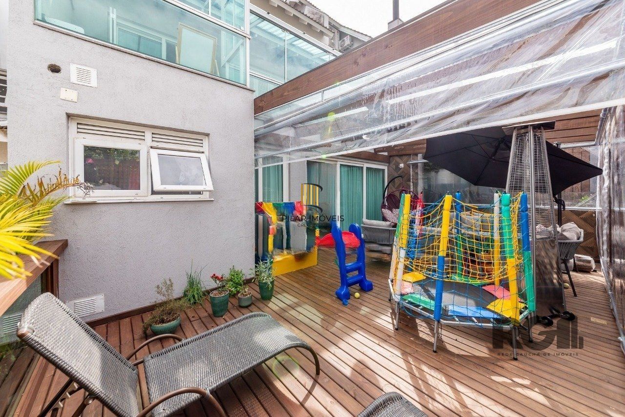 Casa de Condomínio 4 dormitórios no bairro Três Figueiras