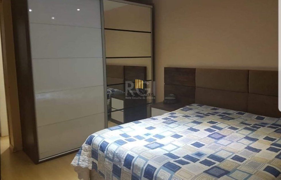 Casa para Venda - 239m², 3 dormitórios, sendo 1 suites, 2 vagas - Alto Petrópolis