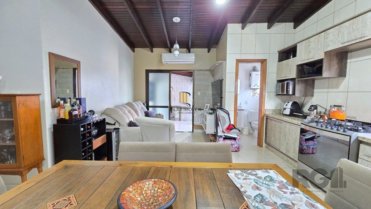 Cobertura de 90m² - 3 dormitórios, 2 banheiros, terraço com churrasqueira e 1 vaga de garagem no Bom Jesus