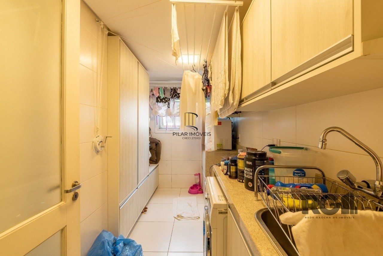 Casa de Condomínio 4 dormitórios no bairro Três Figueiras