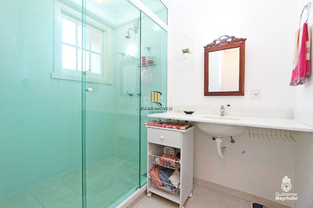Casa Condominio para Venda - 380m², 2 dormitórios, sendo 2 suites, 3 vagas - Chácara das Pedras