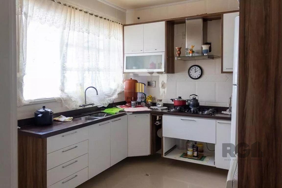 Casa 4 dormitórios no bairro Jardim Lindóia