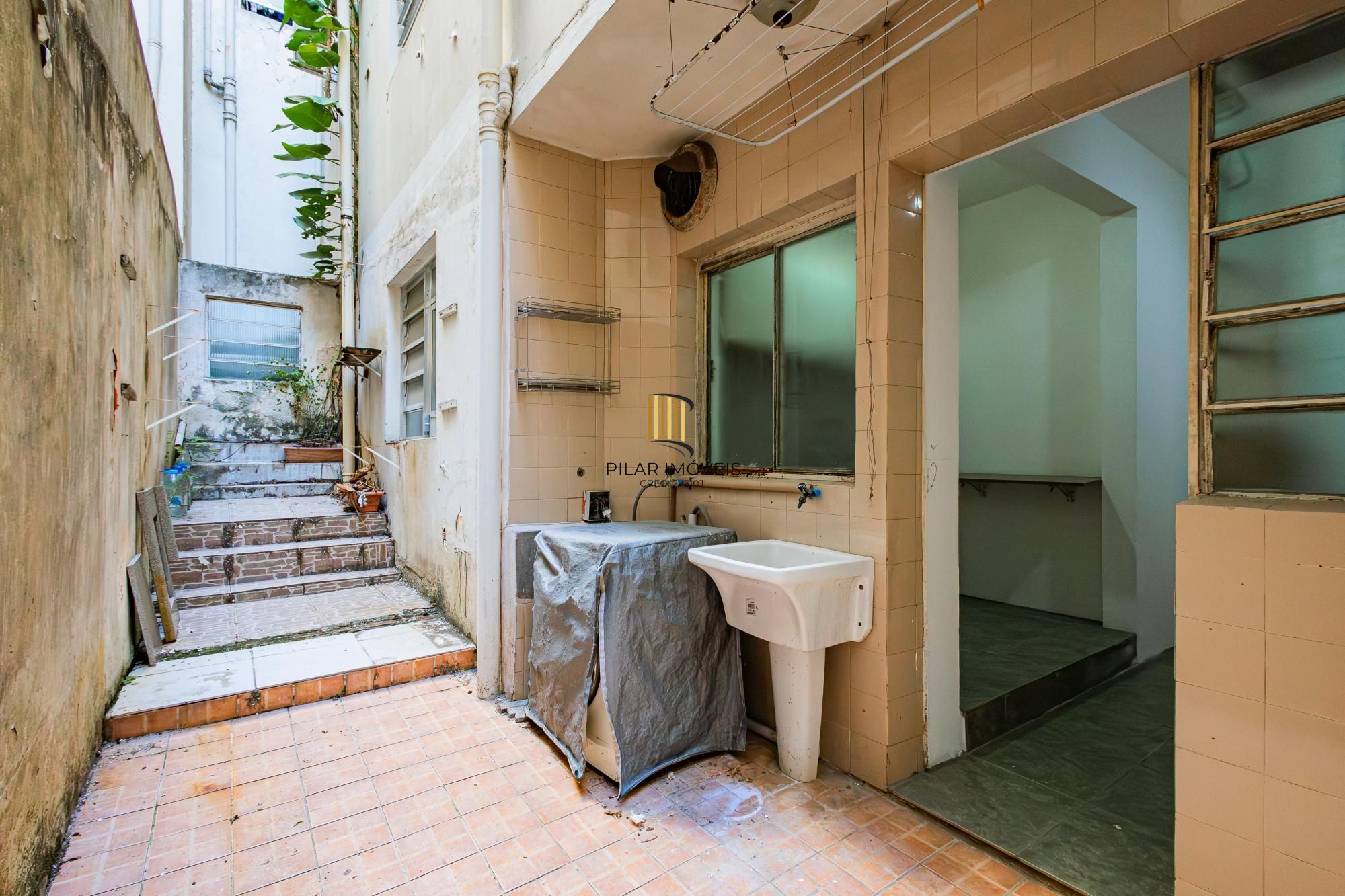 Apartamento de 2 Quartos com pátio no bairro Petrópolis