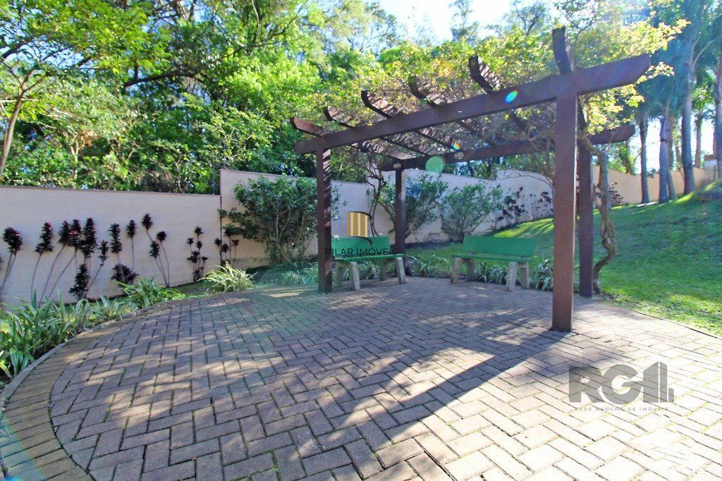 Apartamento de 2 quartos, suíte e 1 vaga de garagem no bairro Jardim Carvalho