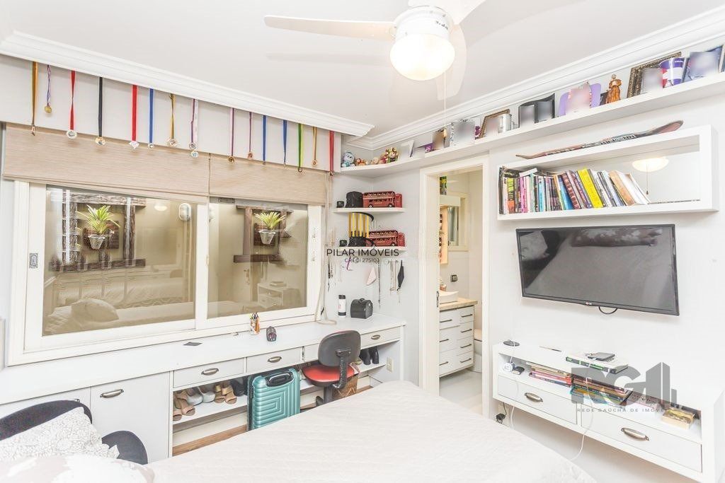 Casa 4 Dormitório(s) Bairro Sarandi