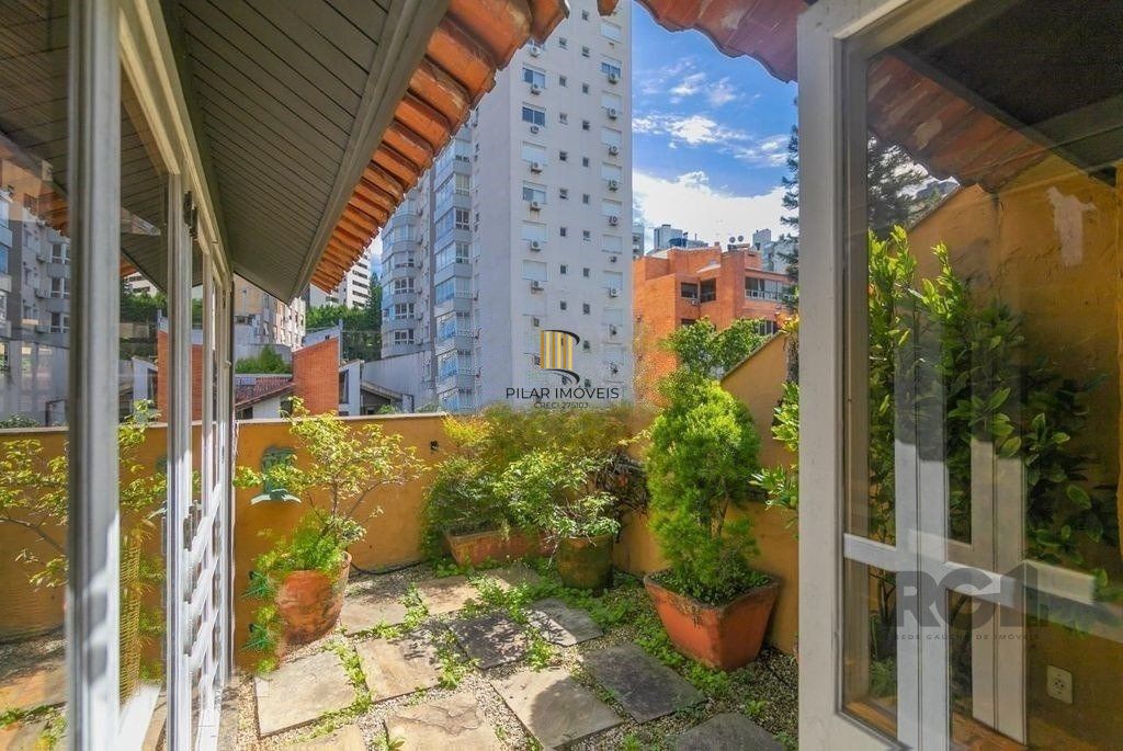 Apartamento 4 dormitórios no bairro Bela Vista