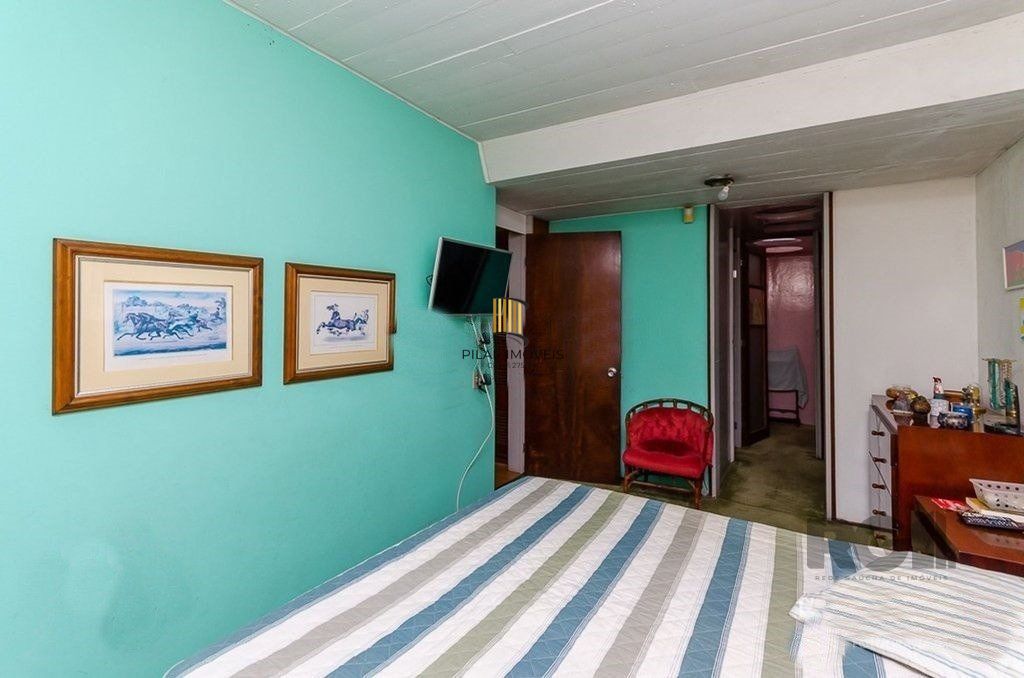 Casa 4 Dormitório(s) Bairro Chácara das Pedras