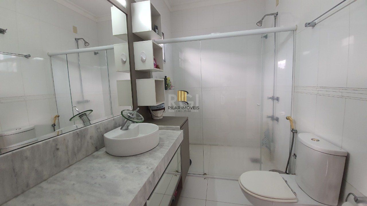 Casa para Venda - 186m², 3 dormitórios, sendo 1 suites, 5 vagas - Marechal Rondon