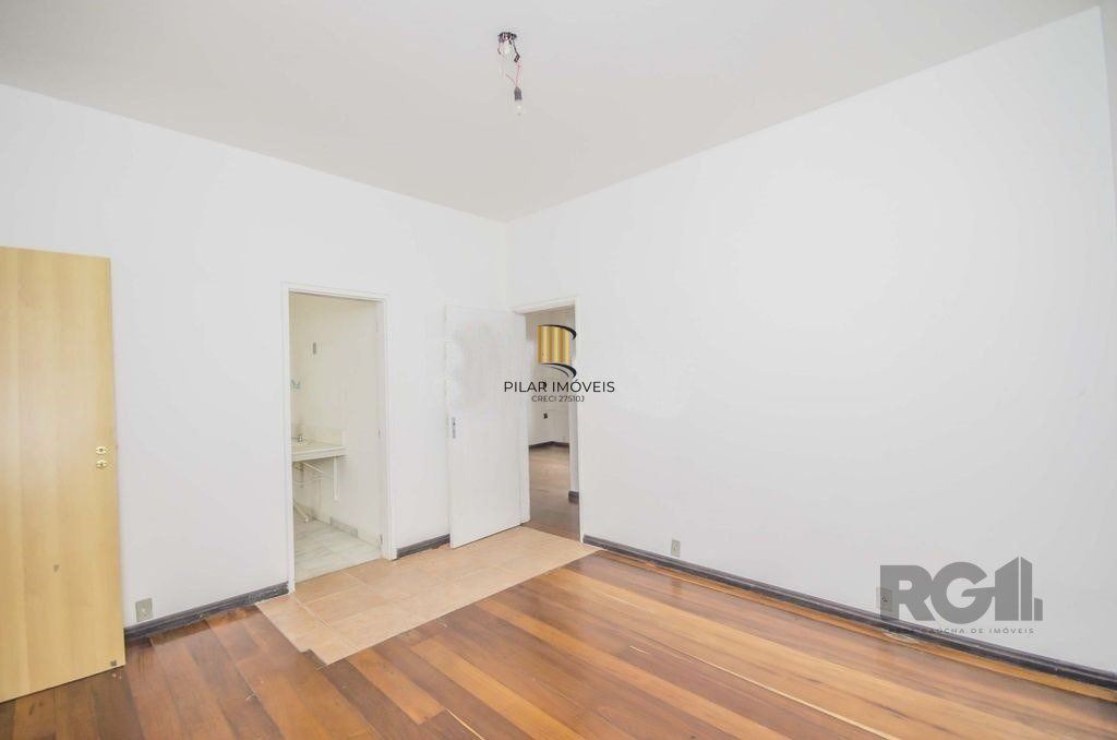Casa 4 dormitórios no bairro Passo da Areia