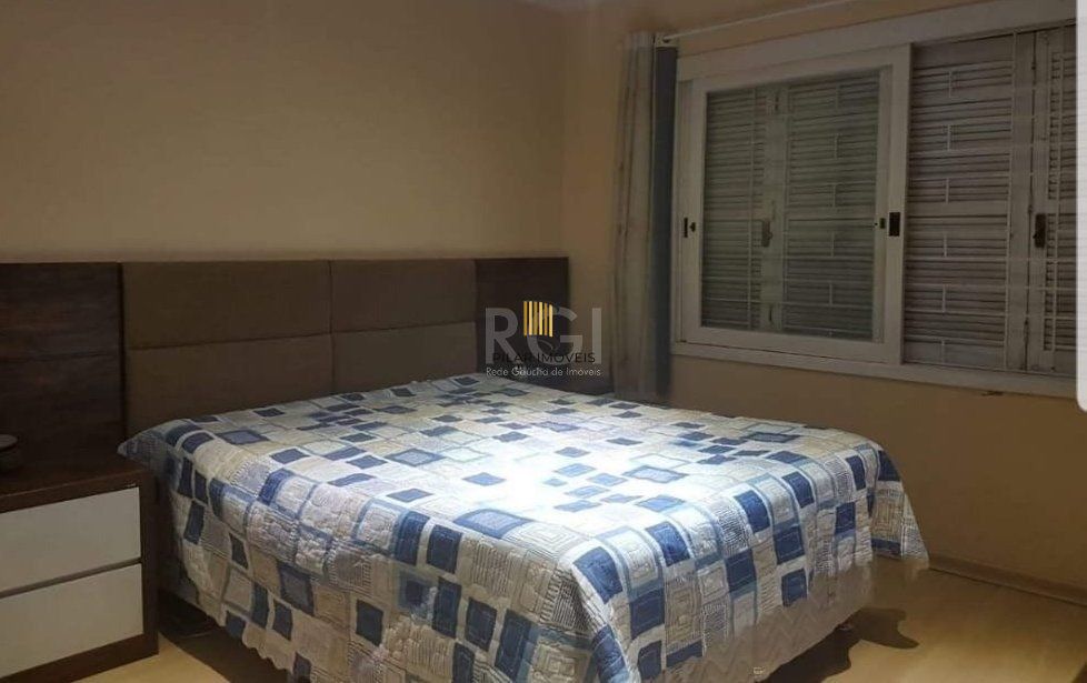 Casa para Venda - 239m², 3 dormitórios, sendo 1 suites, 2 vagas - Alto Petrópolis