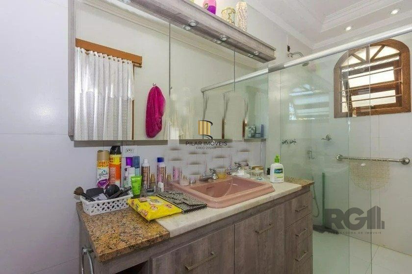 Casa 4 dormitórios no bairro Passo da Areia