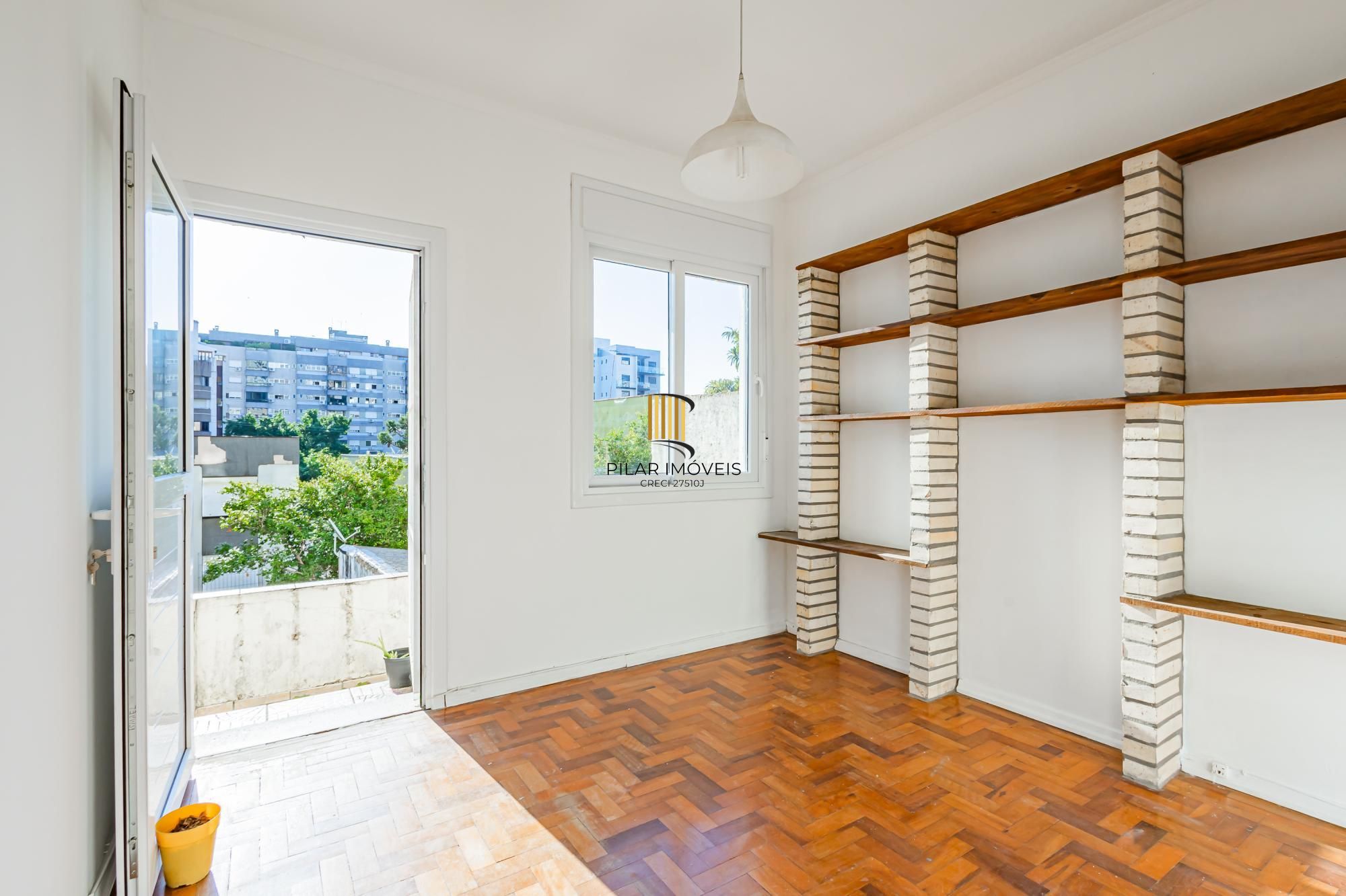 Apartamento de 2 Quartos com pátio no bairro Petrópolis