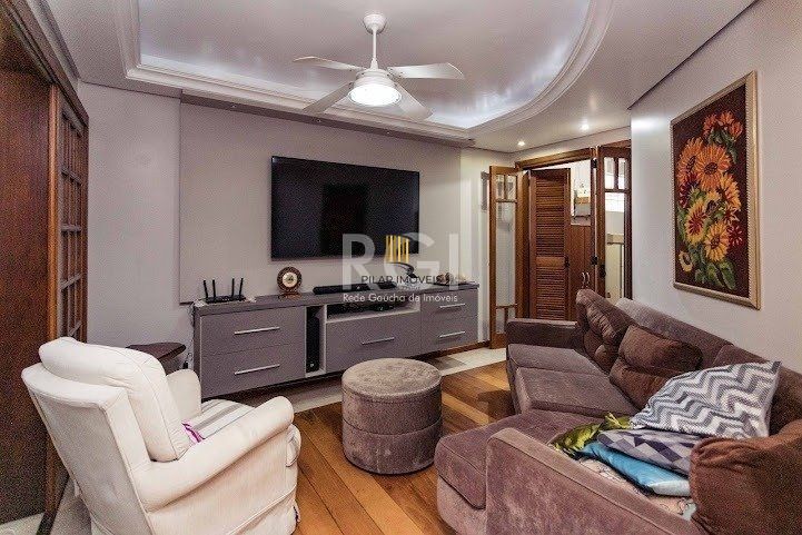 Casa para Venda - 304m², 4 dormitórios, sendo 1 suites, 3 vagas - Jardim Lindóia