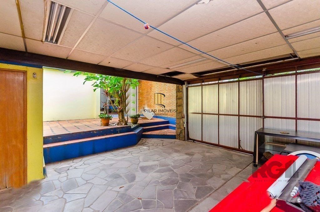 Casa 4 Dormitório(s) Bairro Chácara das Pedras