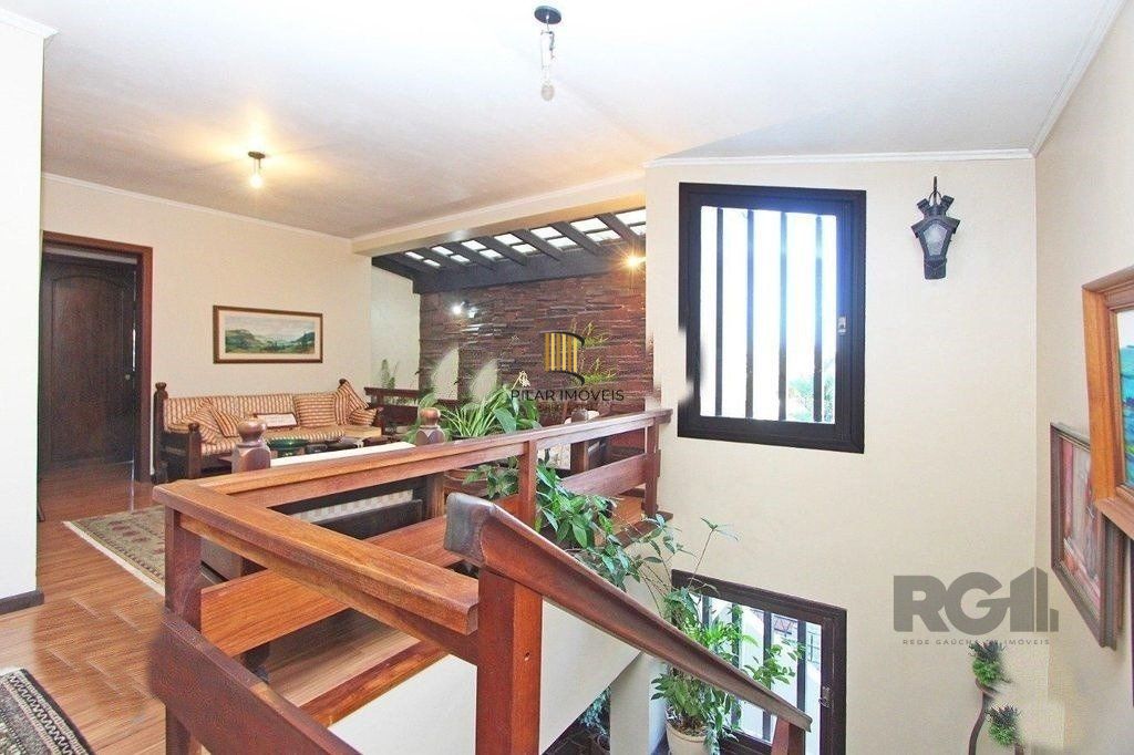 Casa 4 dormitórios no bairro Três Figueiras