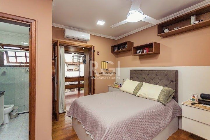 Casa para Venda - 304m², 4 dormitórios, sendo 1 suites, 3 vagas - Jardim Lindóia