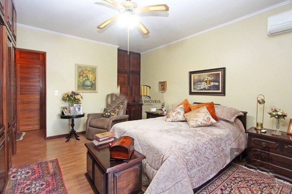 Casa 4 dormitórios no bairro Três Figueiras
